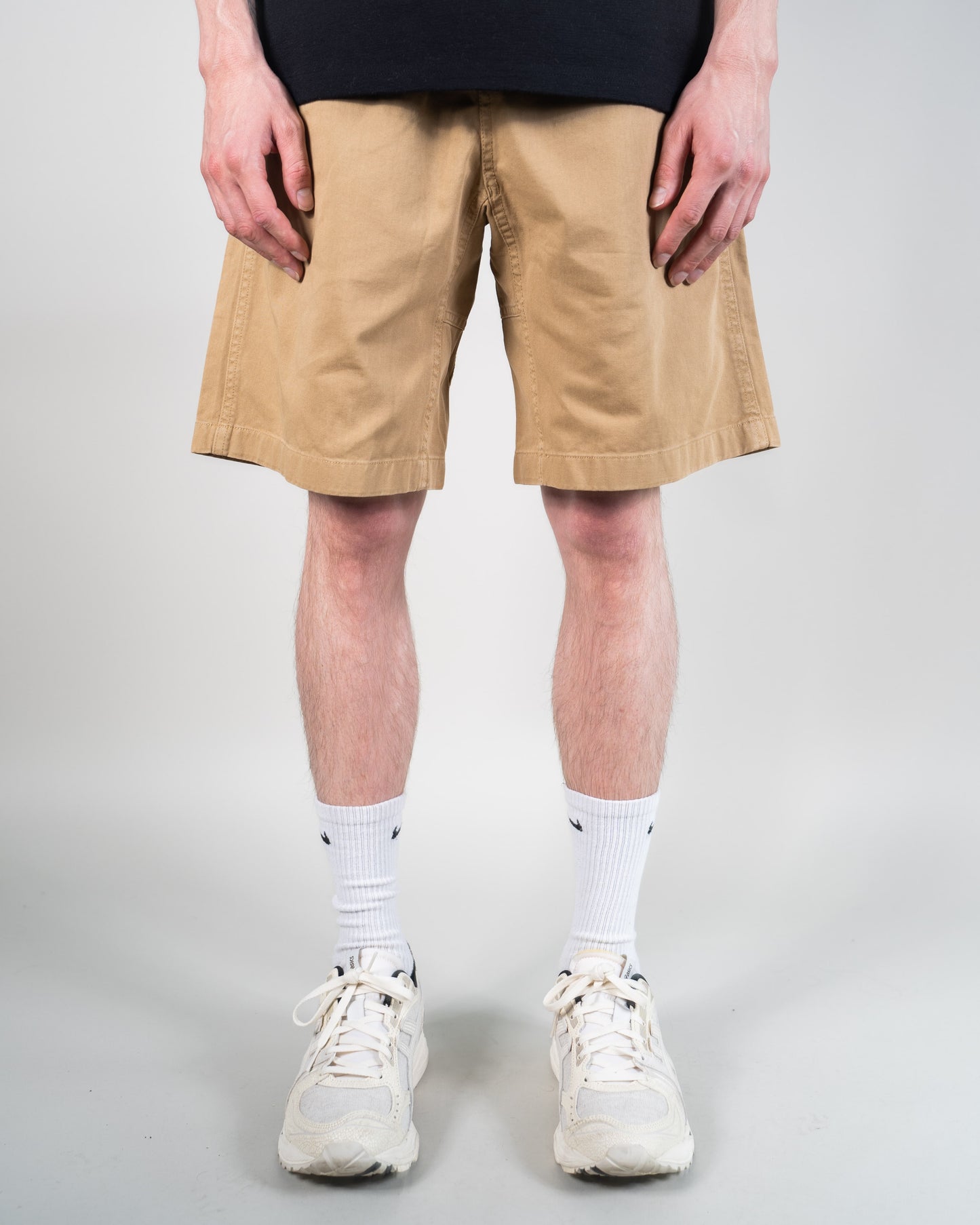 G-SHORT (TAN)